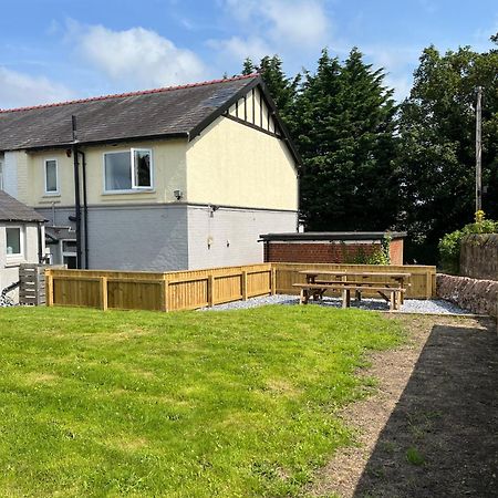 Barnston House - Heswall - Spacious Homely Holiday Home By Rework Accommodation エクステリア 写真