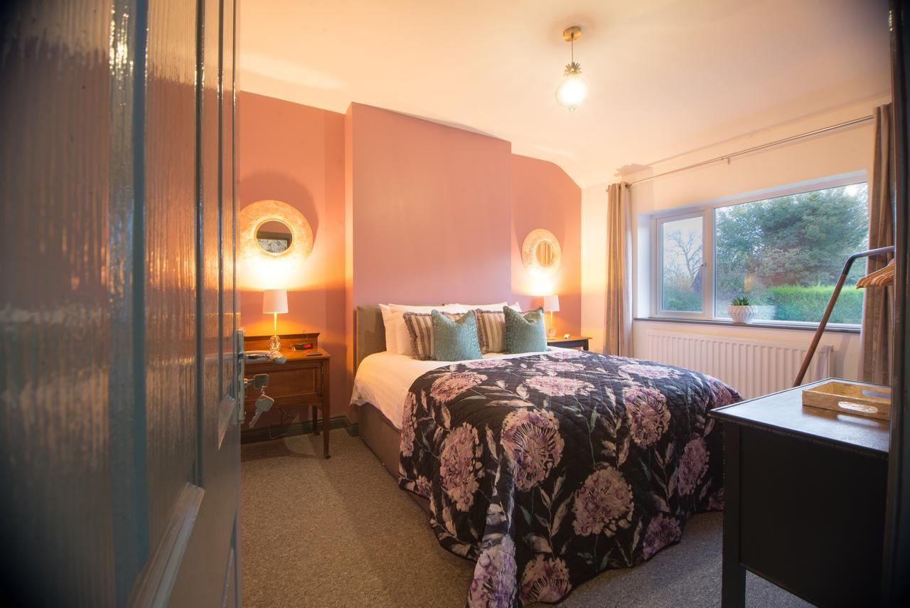 Barnston House - Heswall - Spacious Homely Holiday Home By Rework Accommodation エクステリア 写真