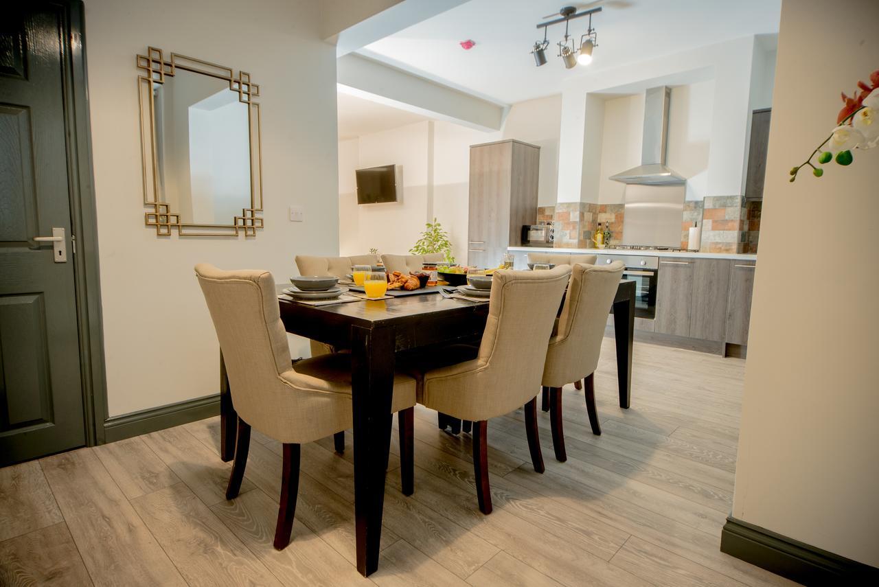Barnston House - Heswall - Spacious Homely Holiday Home By Rework Accommodation エクステリア 写真