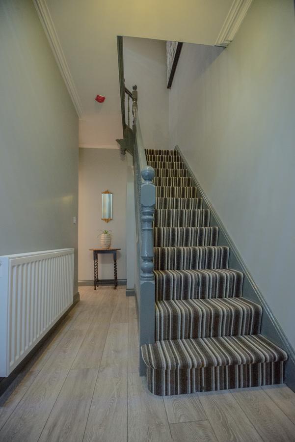 Barnston House - Heswall - Spacious Homely Holiday Home By Rework Accommodation エクステリア 写真