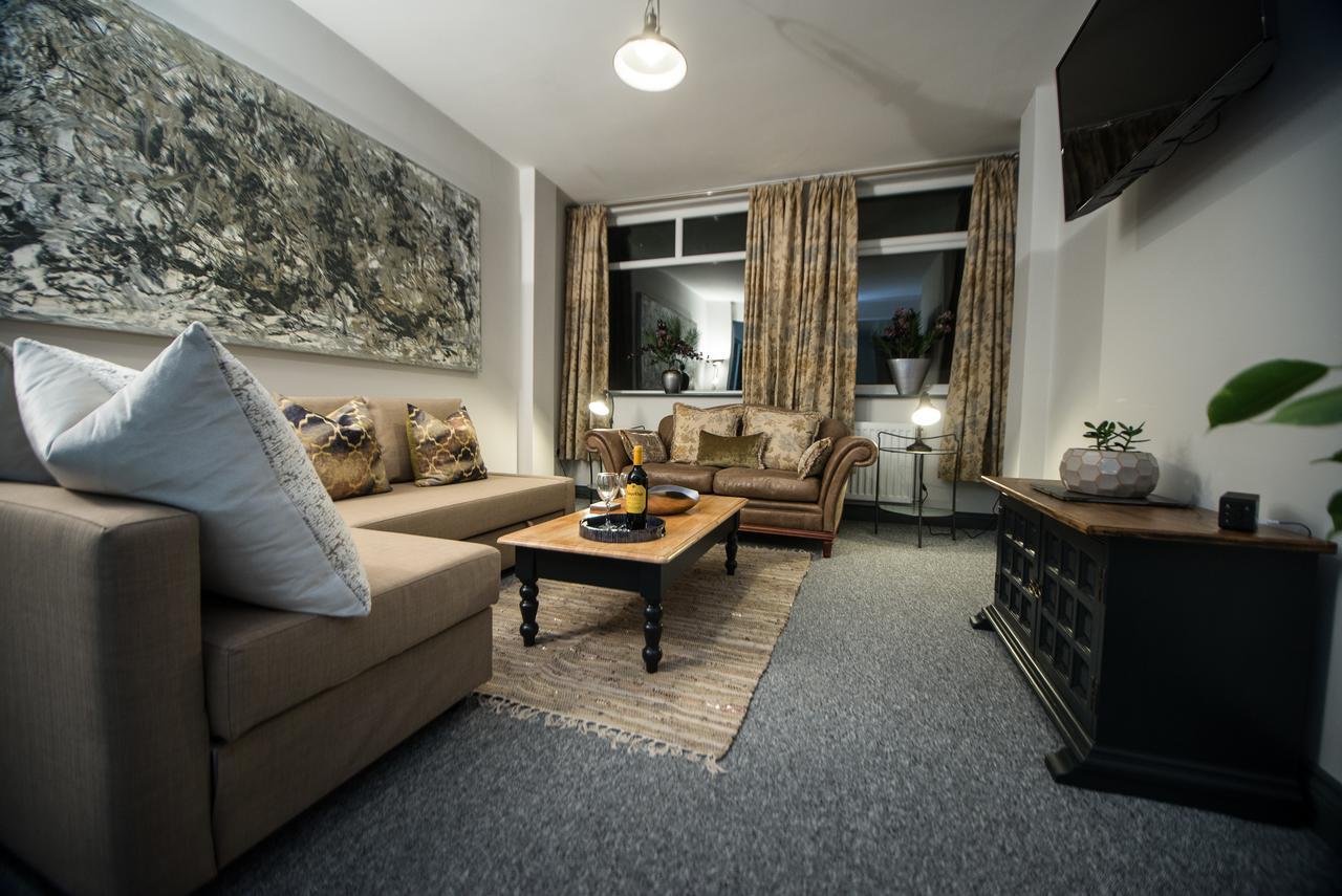 Barnston House - Heswall - Spacious Homely Holiday Home By Rework Accommodation エクステリア 写真